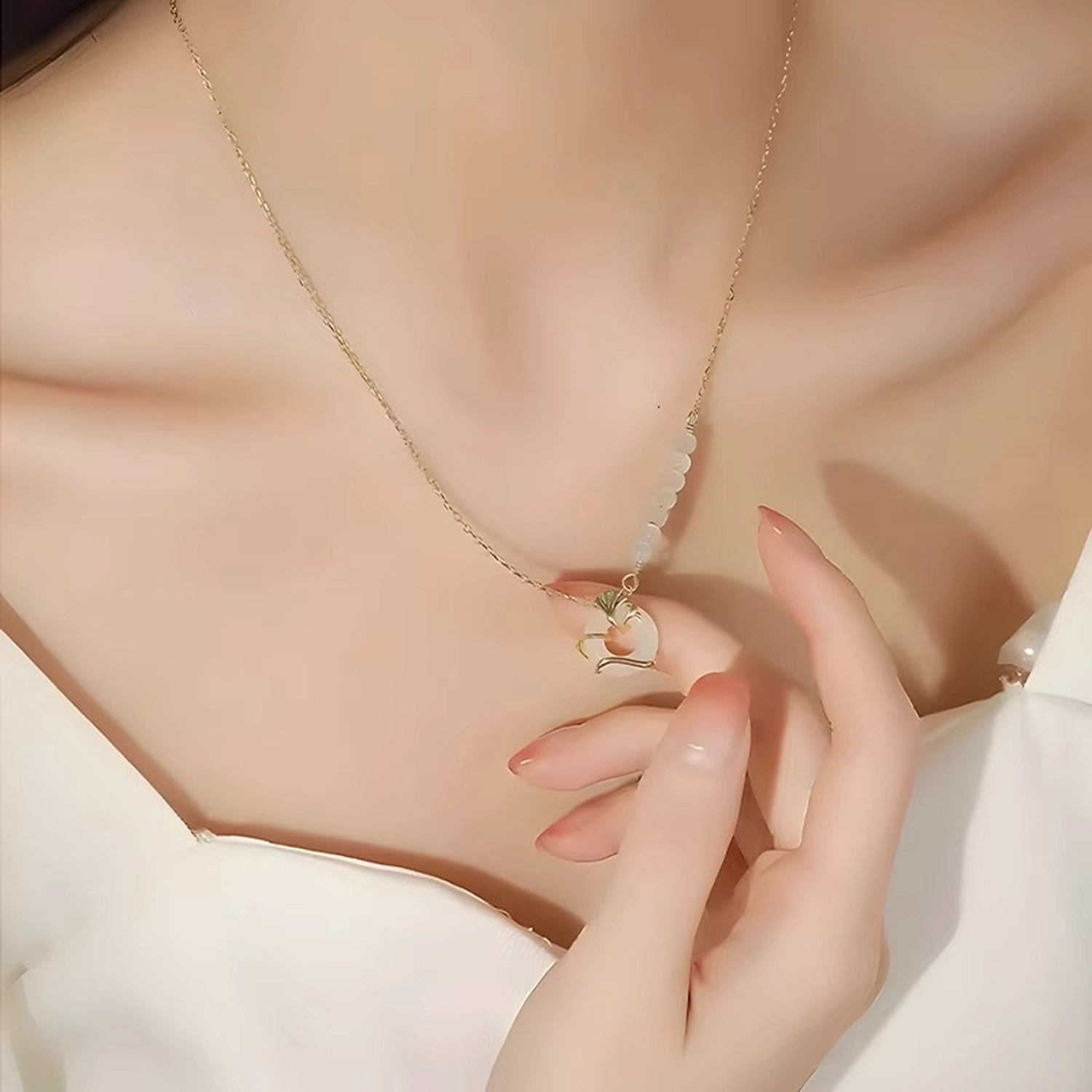 925