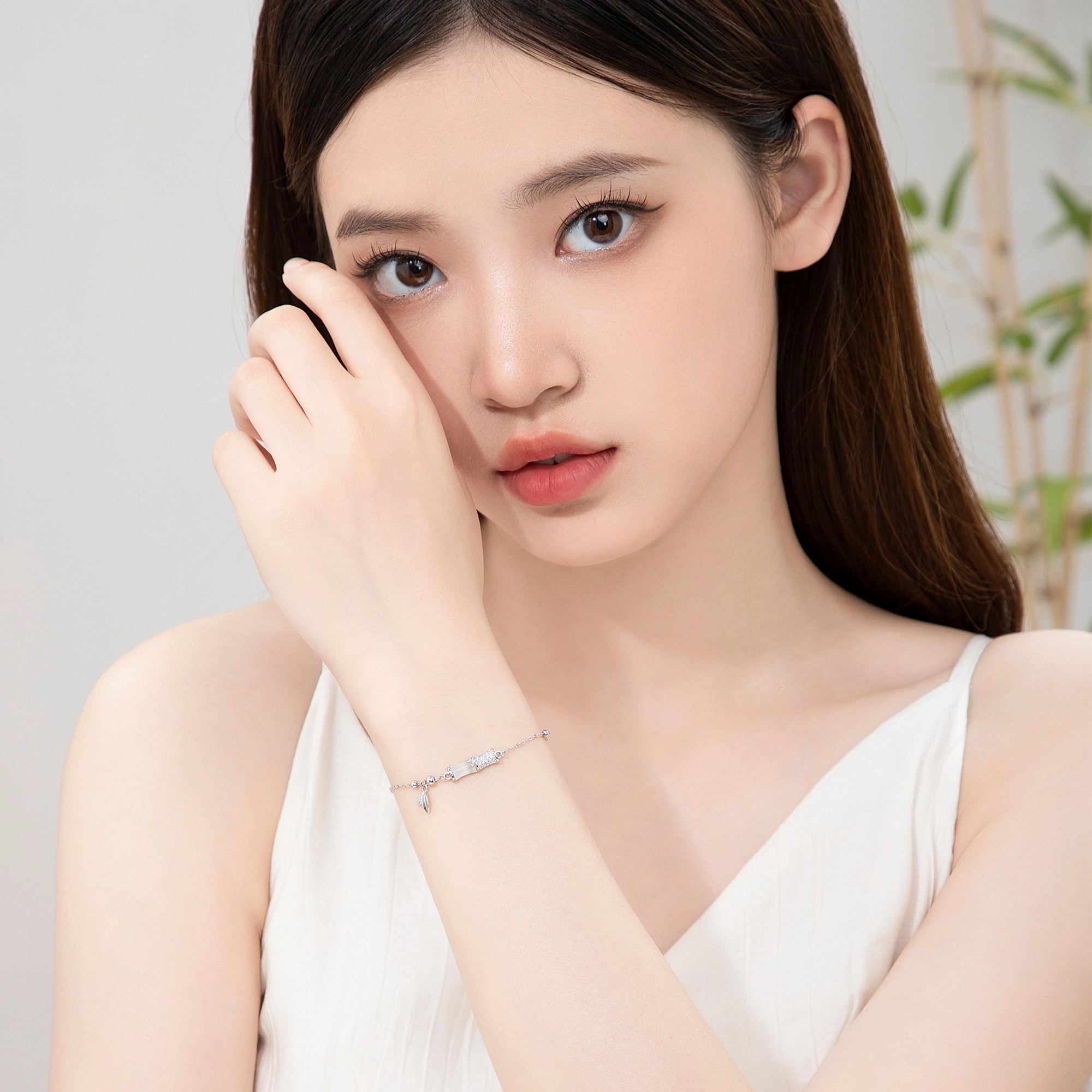 S925