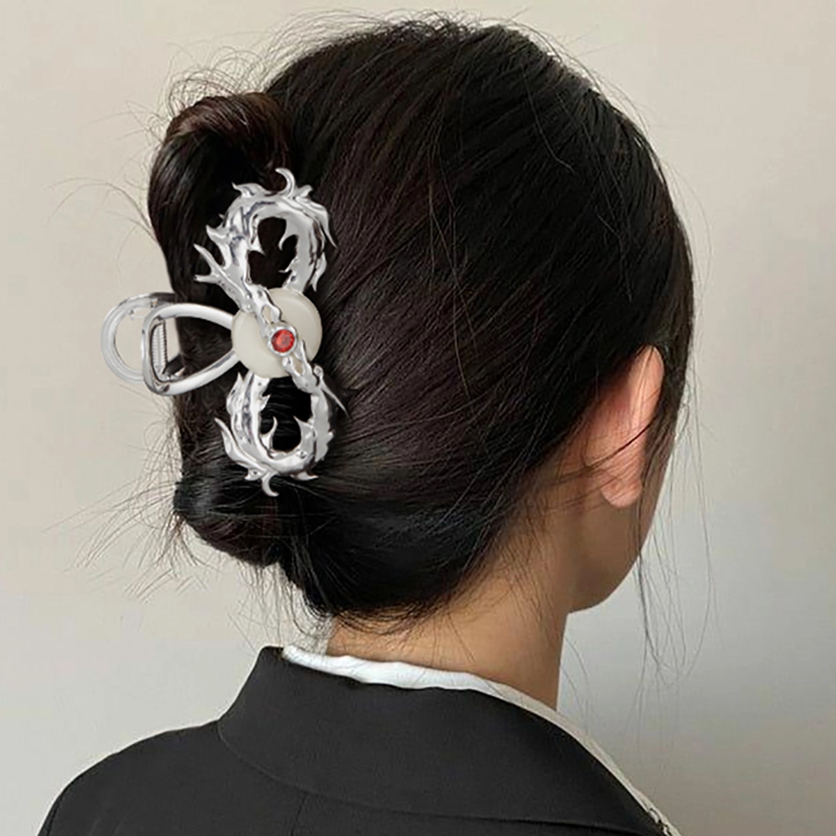 秦福炫 双龙献瑞 潮酷新中式鲨鱼夹后脑勺高级感 发夹 女款