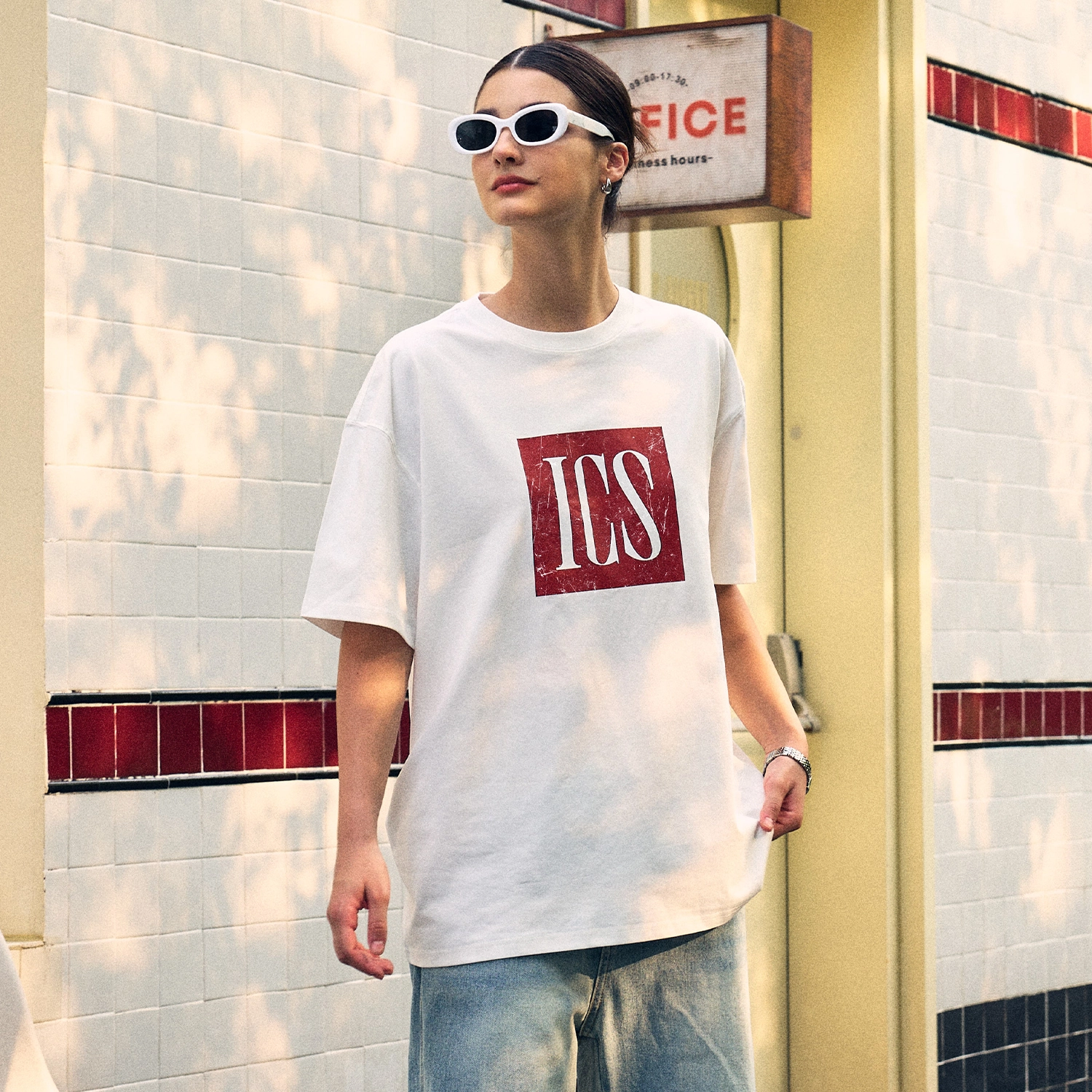 ICONS Lab logoT