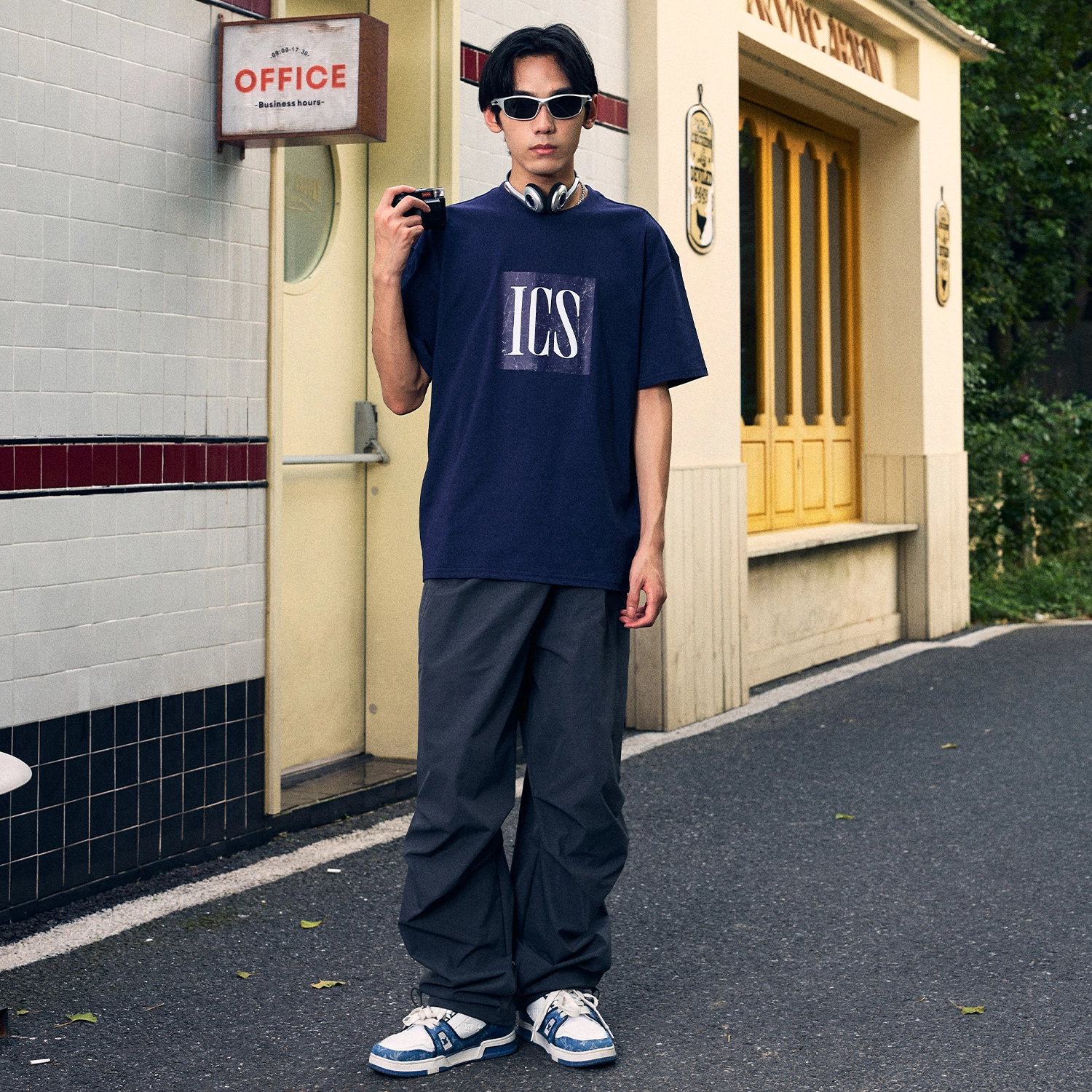 ICONS Lab logoT