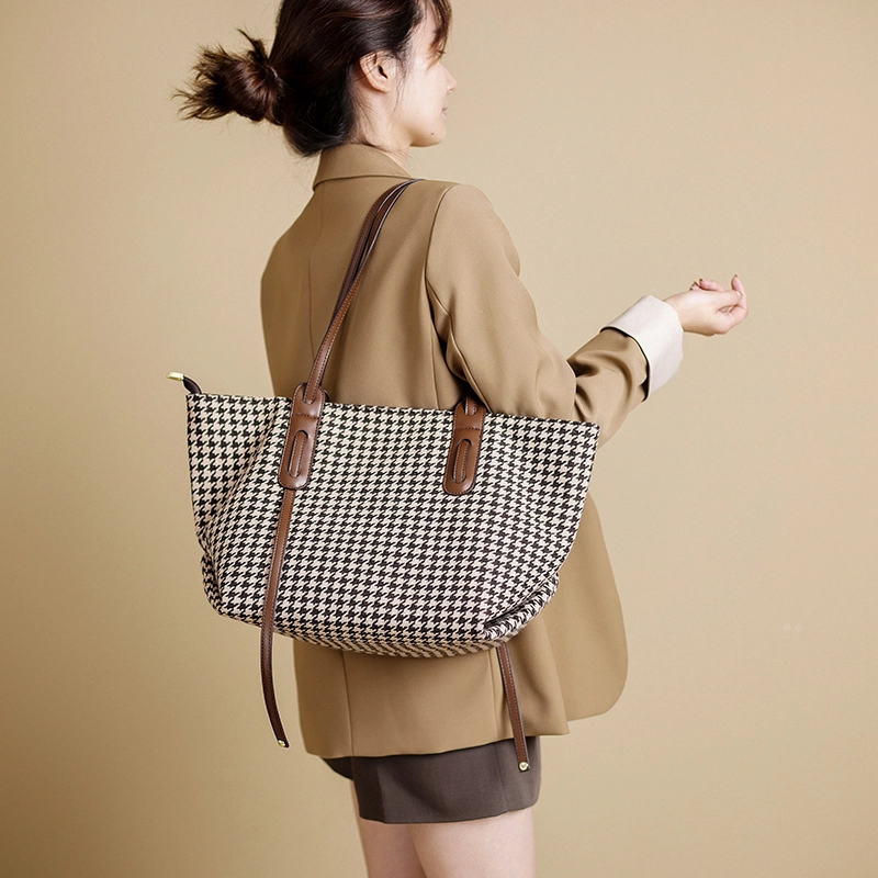 VANDEE Tote