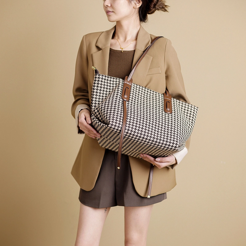 VANDEE Tote