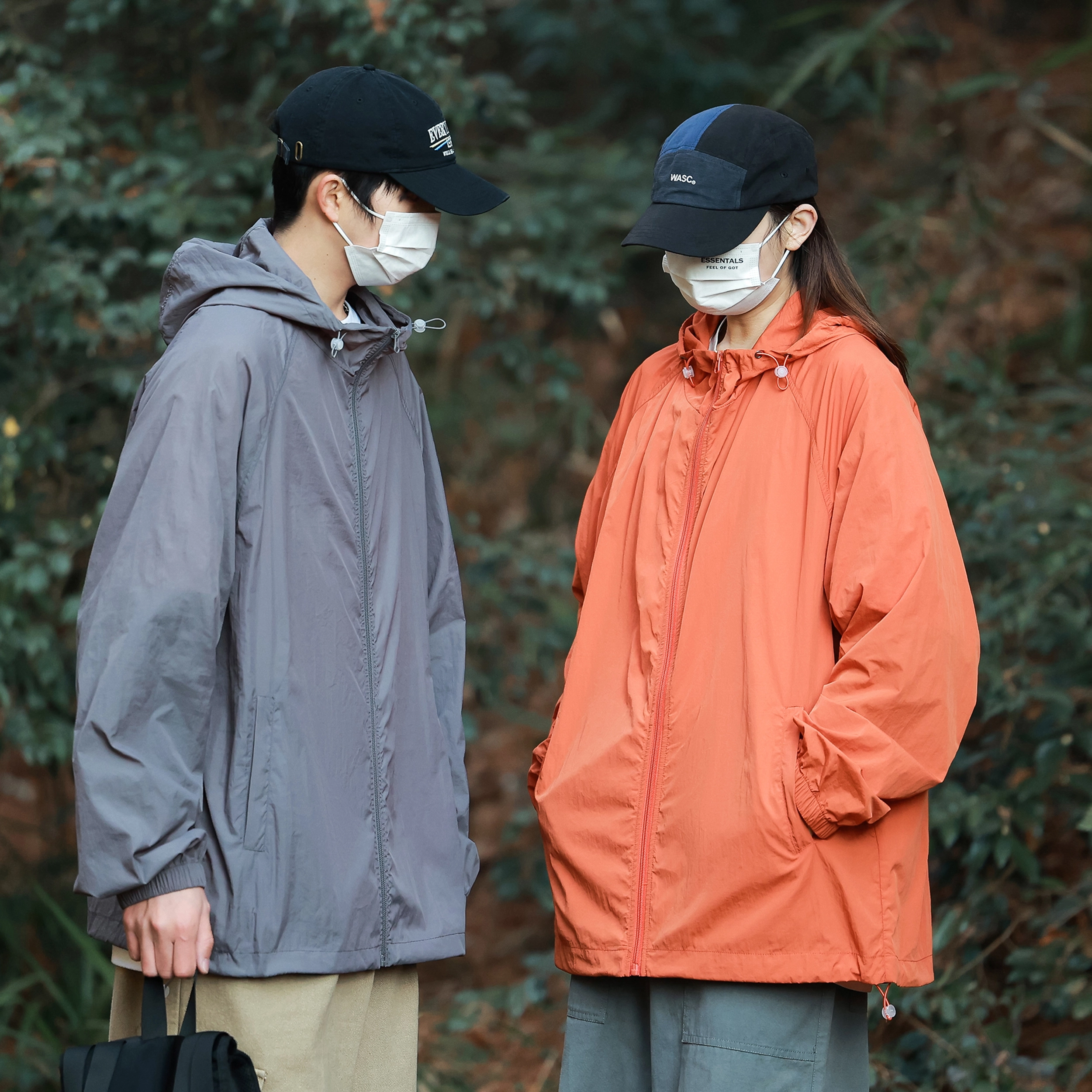 潮流舒适宽松美式时尚设计感简约山系户外露营通勤轻薄运动吸汗速干休闲多功能超轻透气凉感抽绳连帽情侣百搭外套防晒服 男女同款