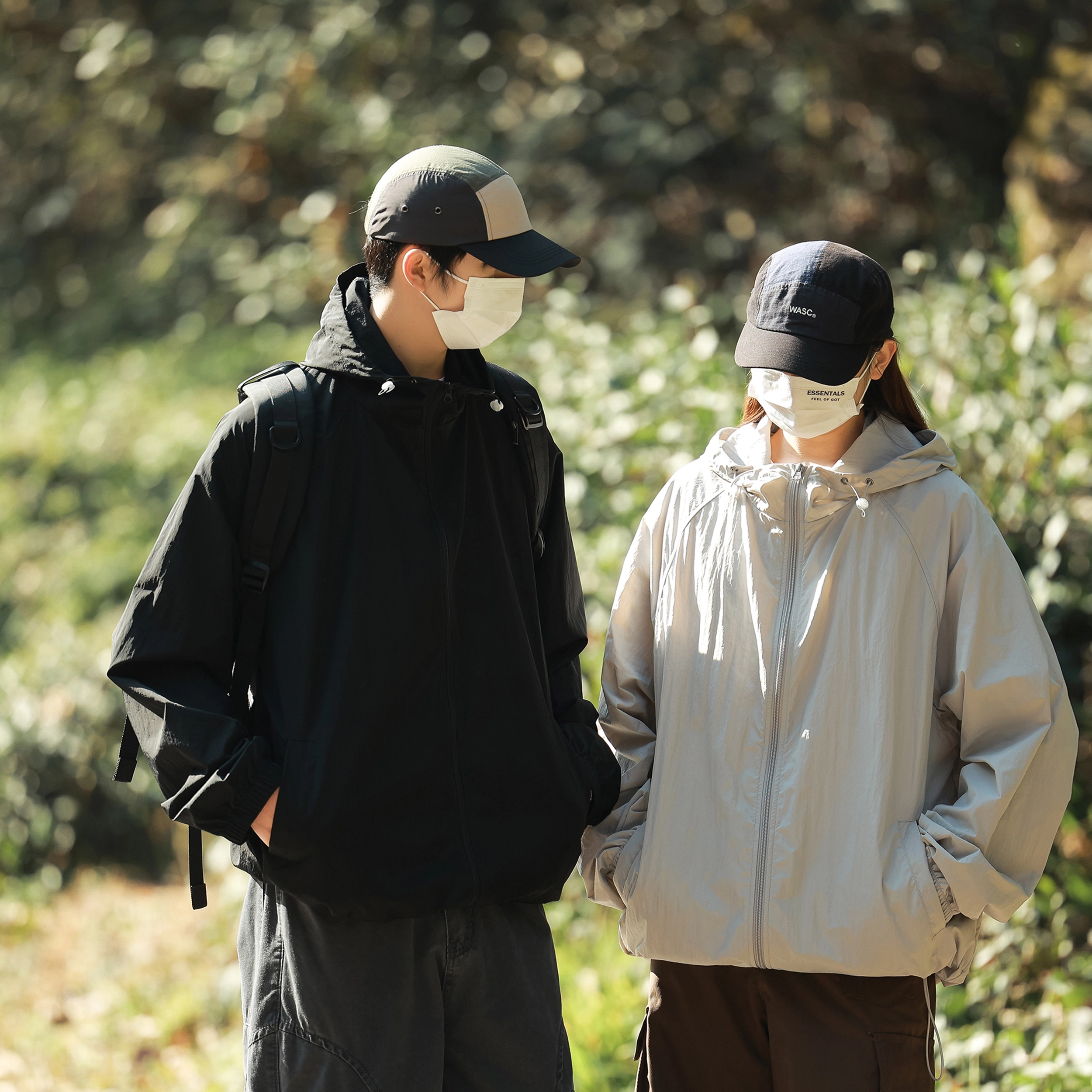 潮流舒适宽松美式时尚设计感简约山系户外露营通勤轻薄运动吸汗速干休闲多功能超轻透气凉感抽绳连帽情侣百搭外套防晒服 男女同款