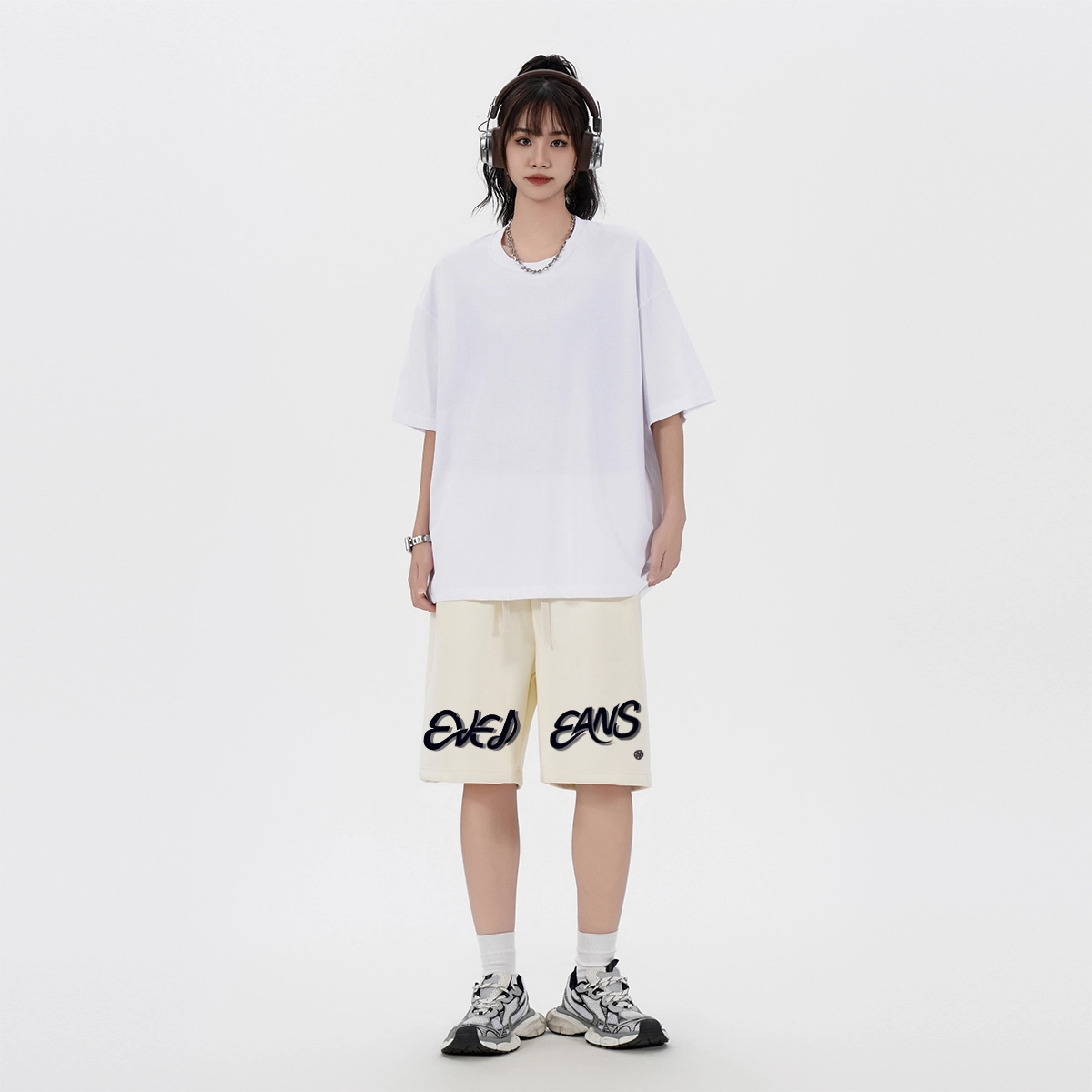 EVE Jeans logo
