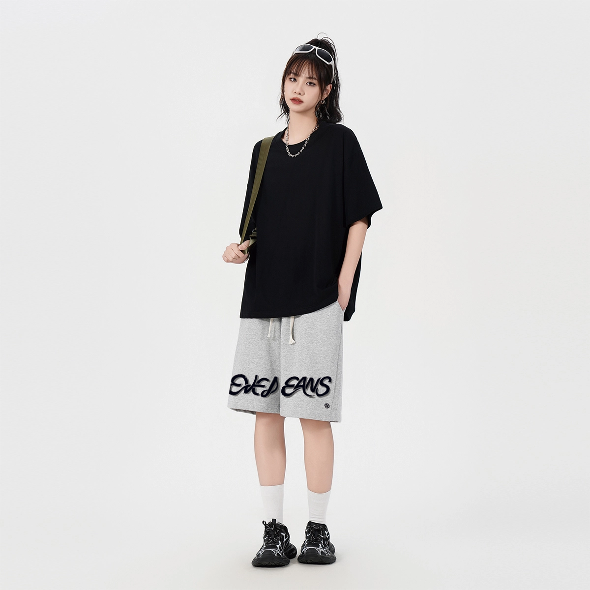 EVE Jeans logo