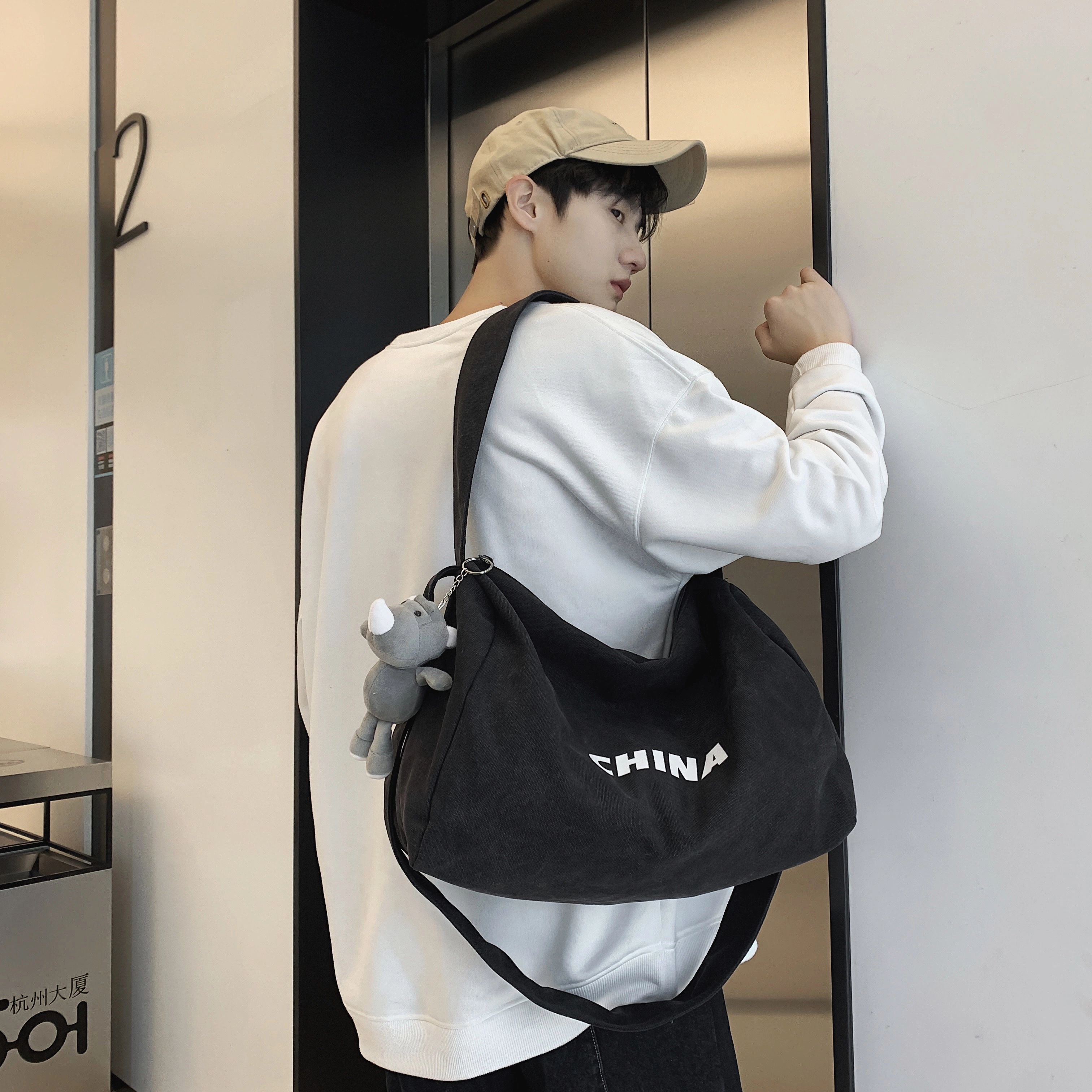 SEVENMOONS ins