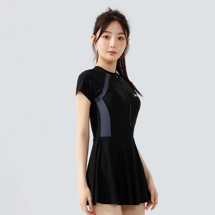 特步 运动训练拼色半拉链短袖泳装裙 女款 黑色
