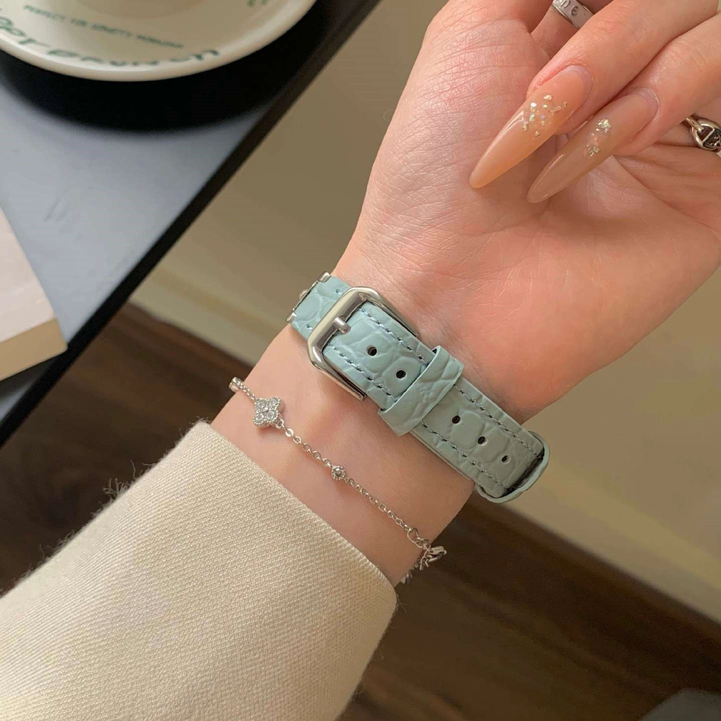 潮流腕 表带 苹果适用 金属 皮质材质 可爱小鼠镶钻拼鳄鱼纹表带适用苹果手表腕带男女通用