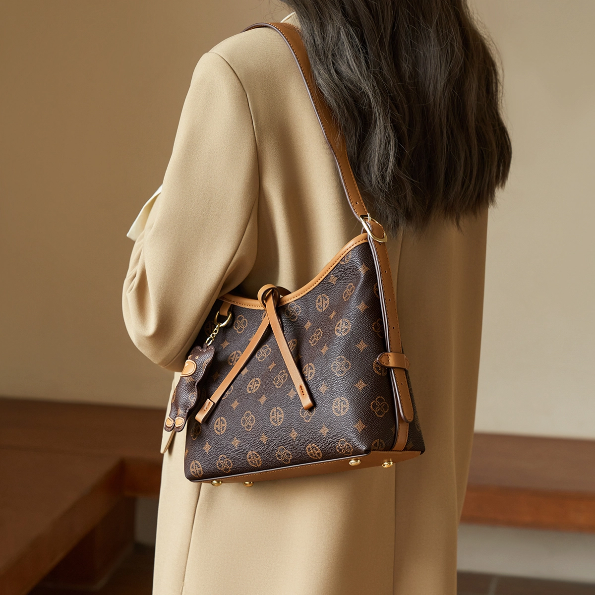 AOKANG Tote