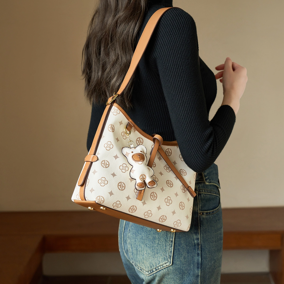 AOKANG Tote