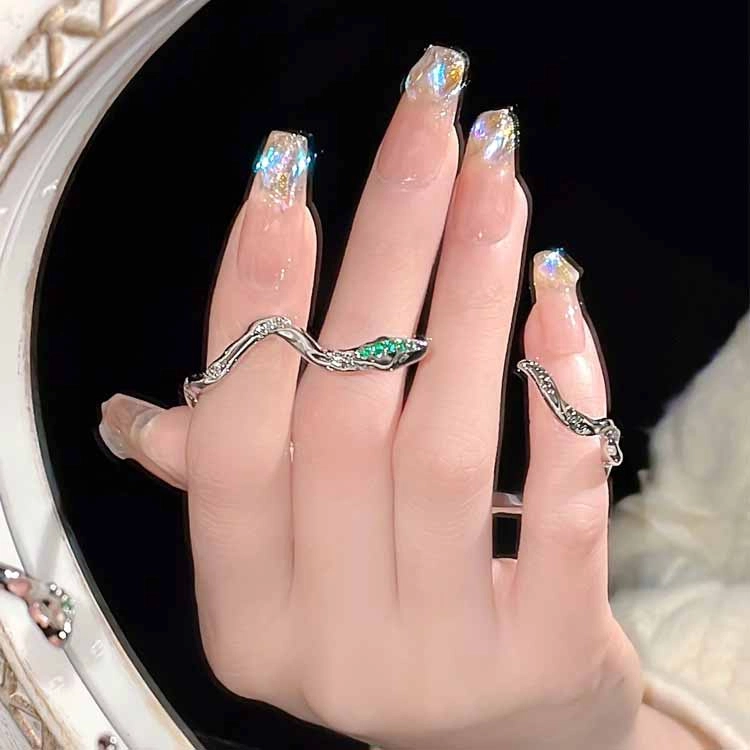 925
