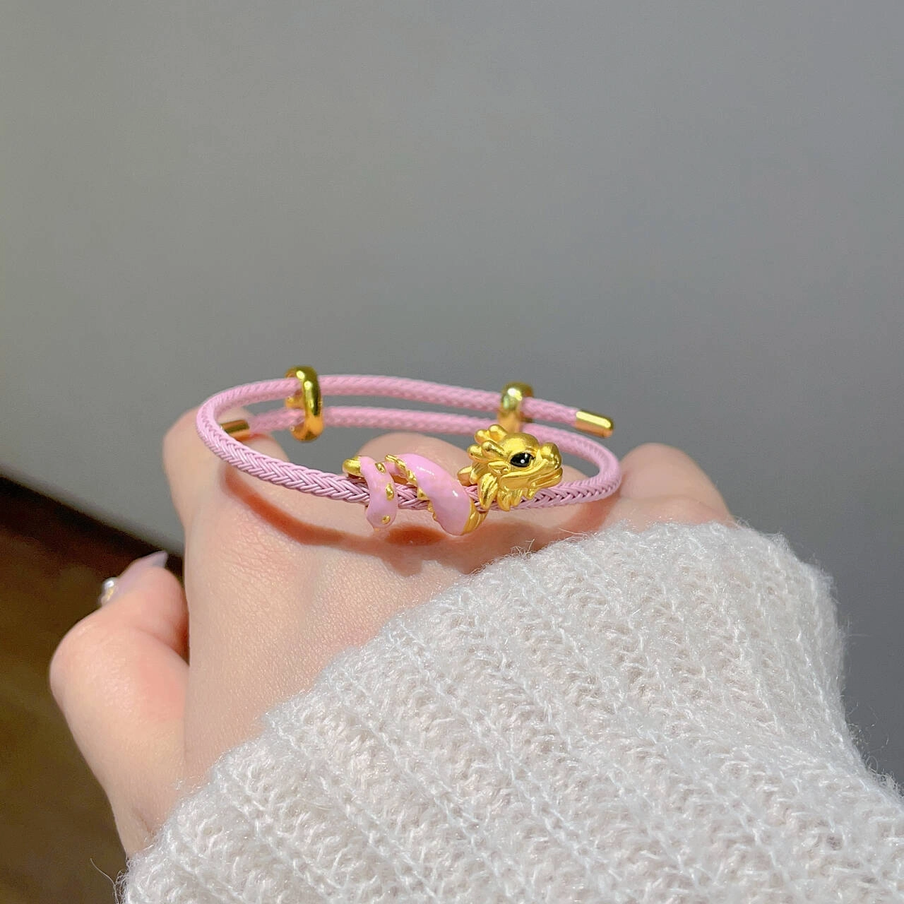 999