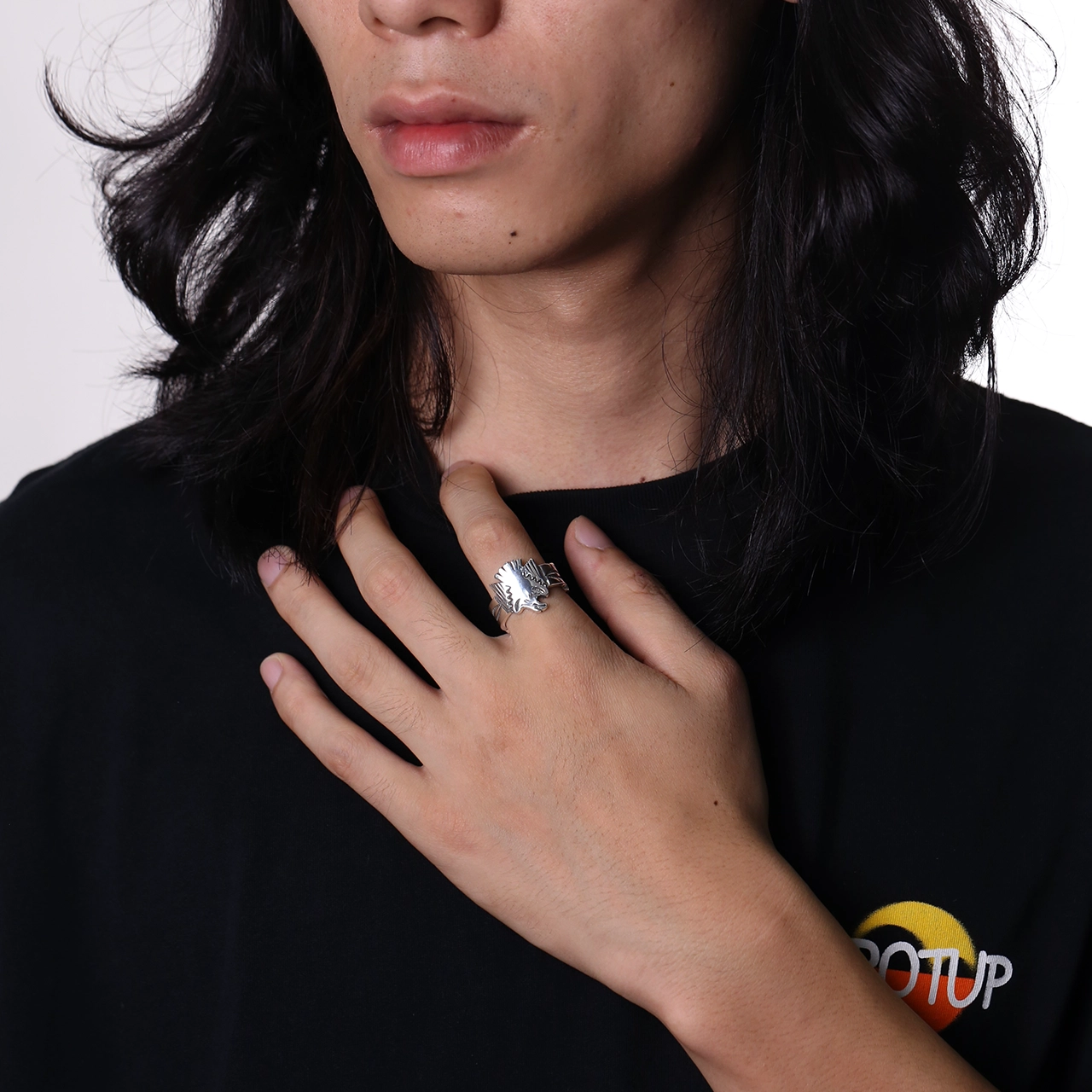 S925