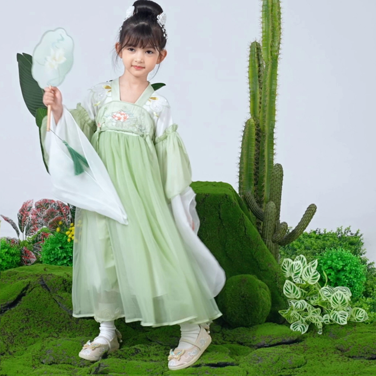 十月妈咪 舒适透气刺绣荷叶袖汉服 儿童款