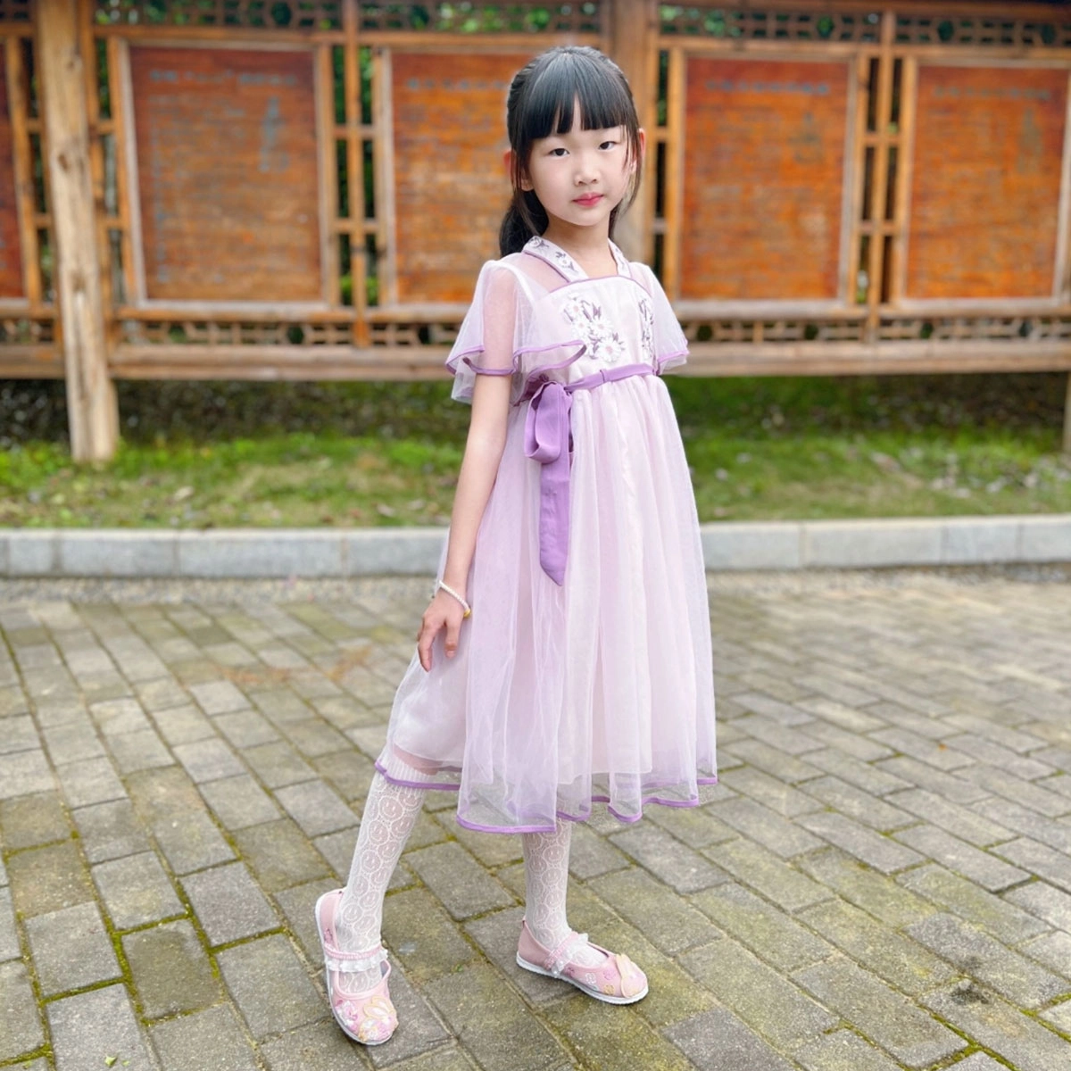 十月妈咪 拼色花卉刺绣方领收腰荷叶袖短袖网纱连衣裙汉服 夏 儿童款