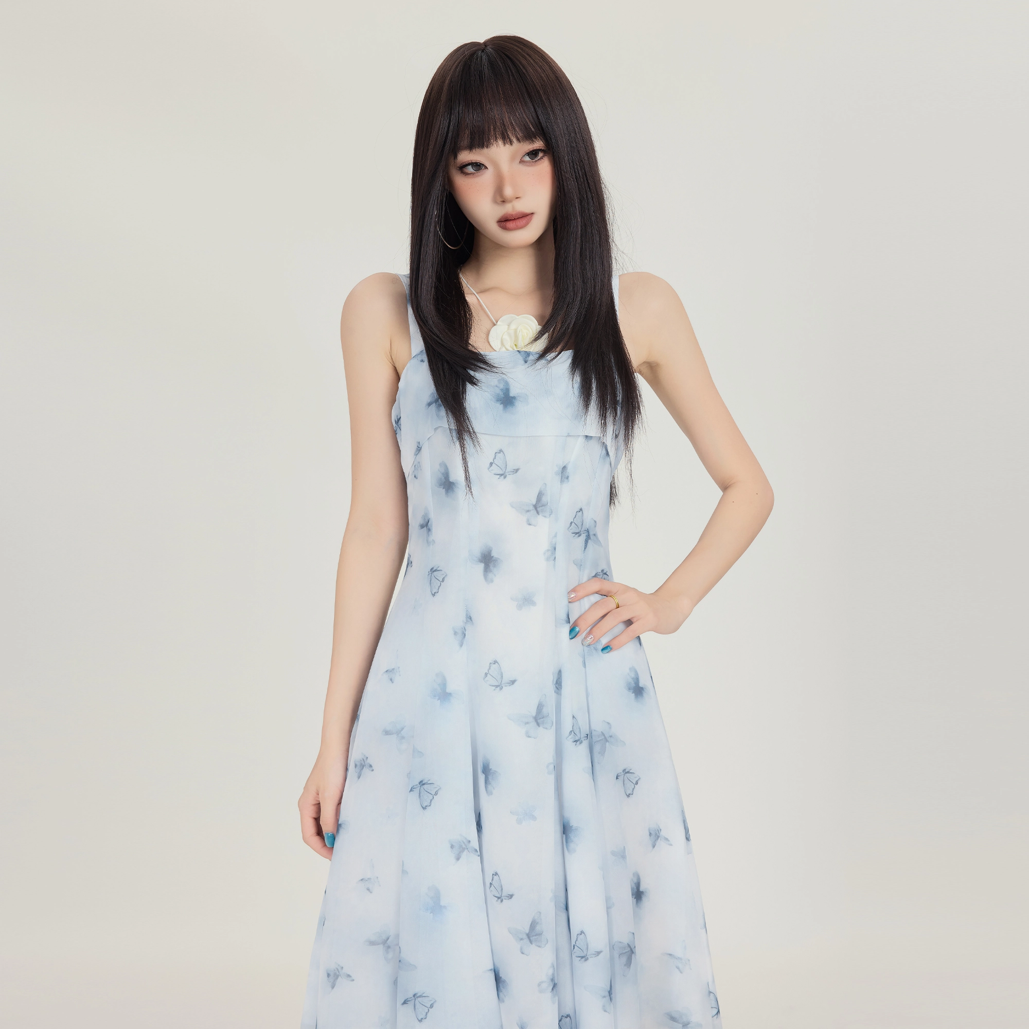 合身适中方蝴蝶印花水墨风设计感通勤休闲温柔高街辣妹晕染海边度假小众领夏季无袖仙气腰简约优雅法式慵懒时尚吊带连衣裙 女款