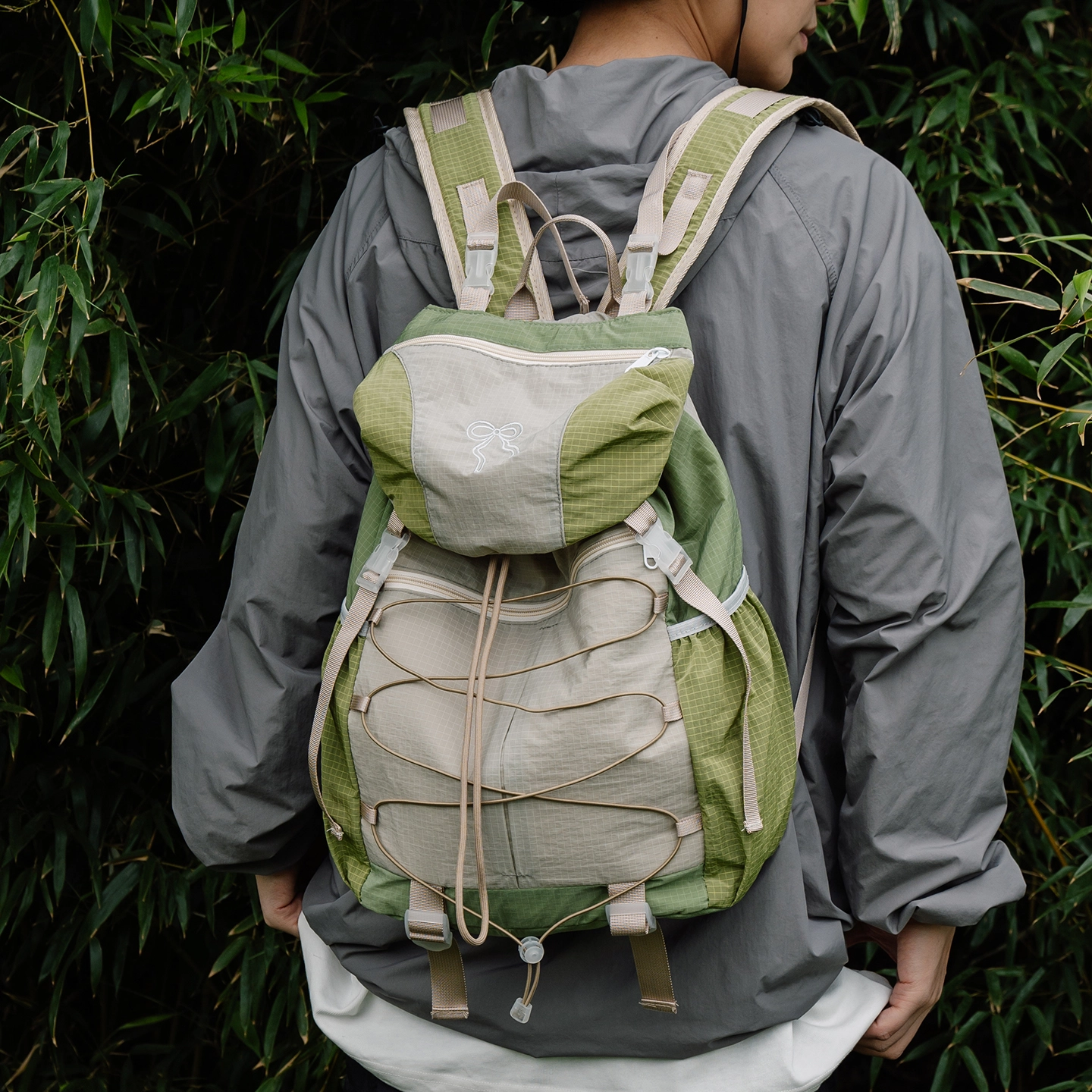 泰迪珍藏 轻便登山包抽绳大容量书包大学生 尼龙 双肩包 女款 多色