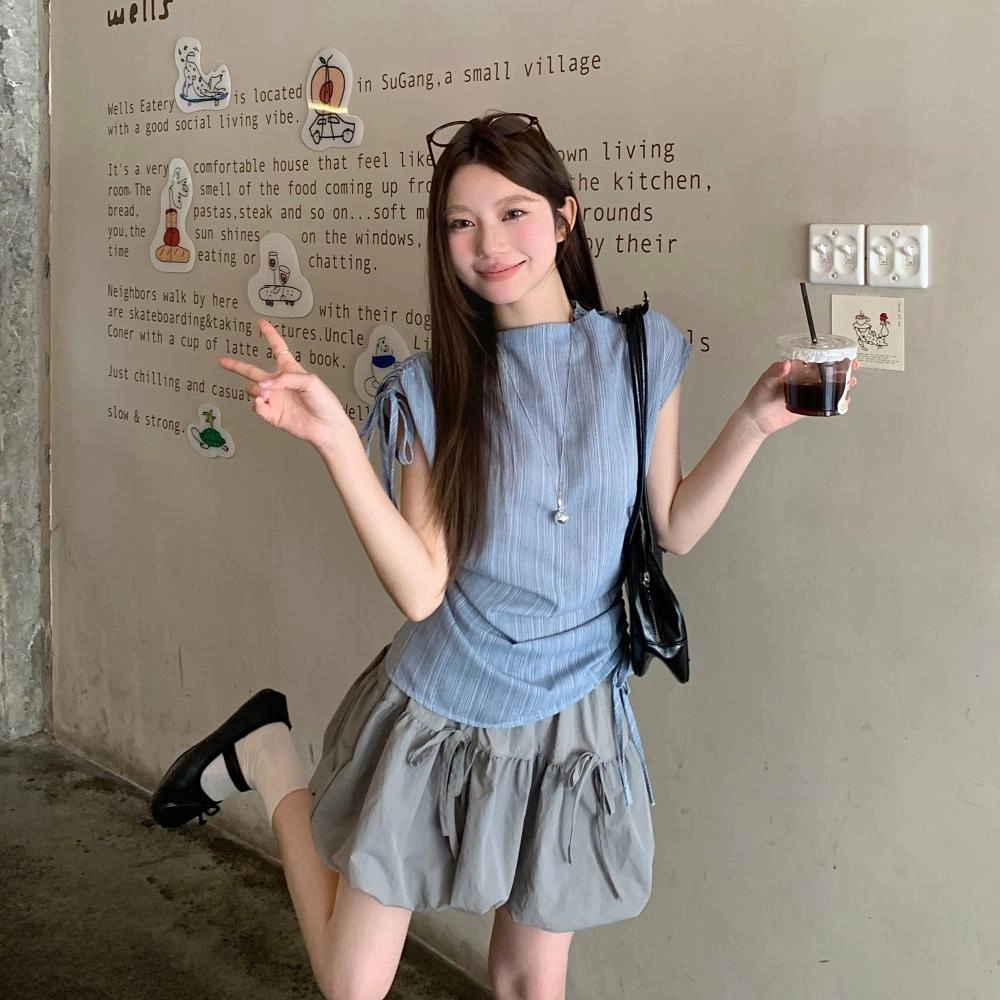 依钗 韩系半高领显瘦修身气质优雅时尚设计感小众蓝色条纹抽绳绑带衬衫无袖上衣高腰休闲宽松花苞短裙裙装套装 女款