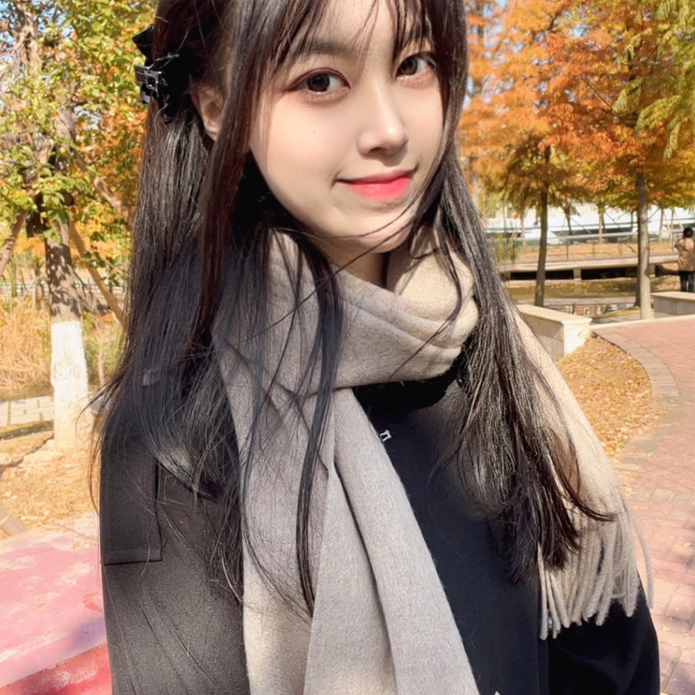 梦特娇 白色秋冬简约百搭流苏点缀保暖 羊毛 绒线围巾 男女同款情侣款