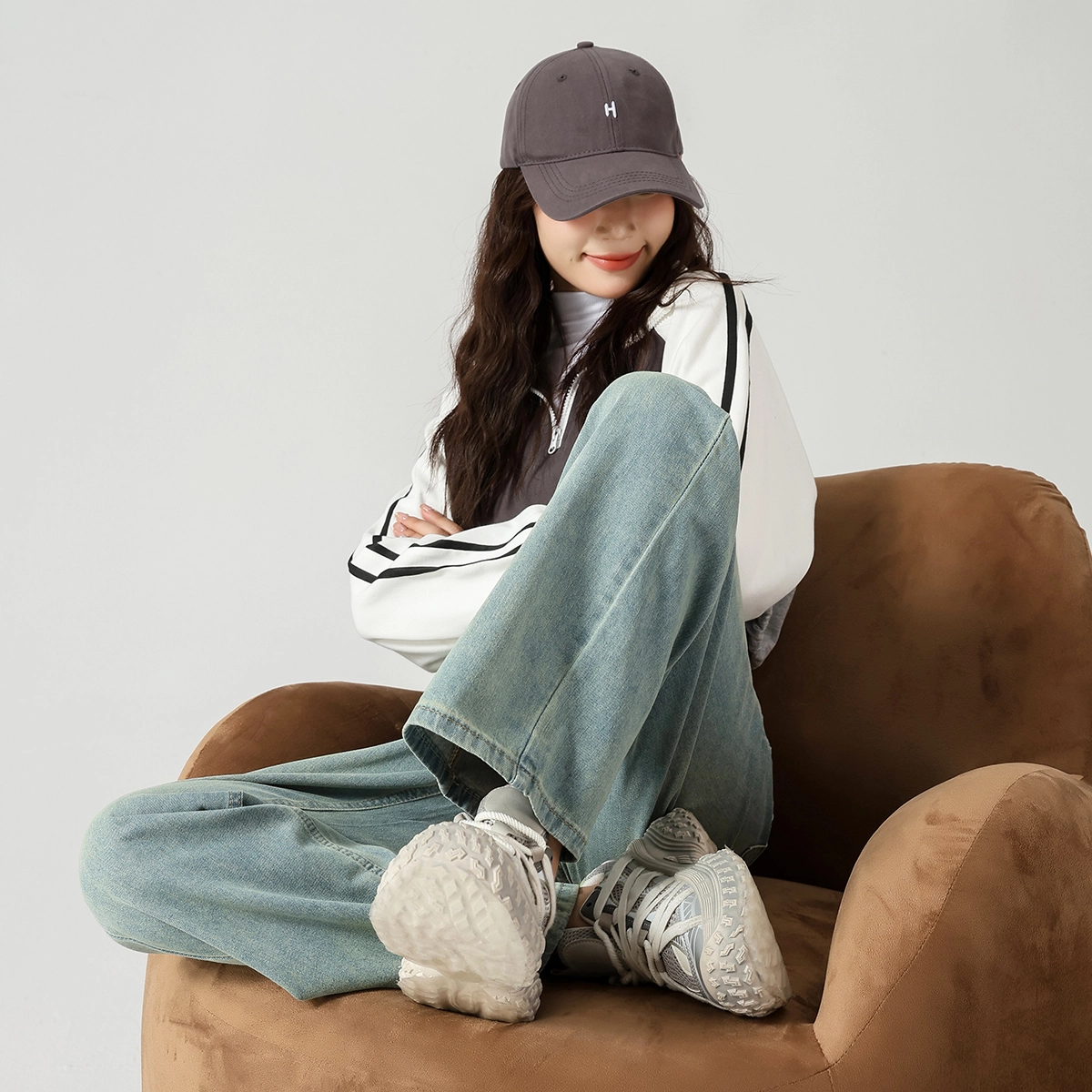 蓝精灵 简约风直筒裤休闲通勤垂感牛仔裤 女款