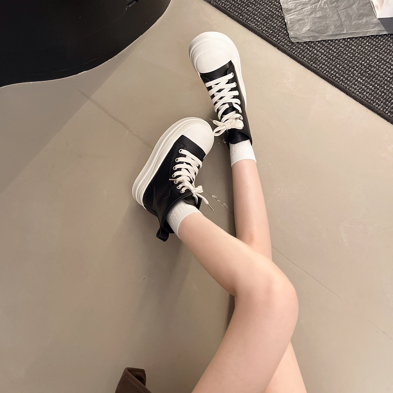 乐乐鱼 小个子百搭简约舒适时尚 短靴 女