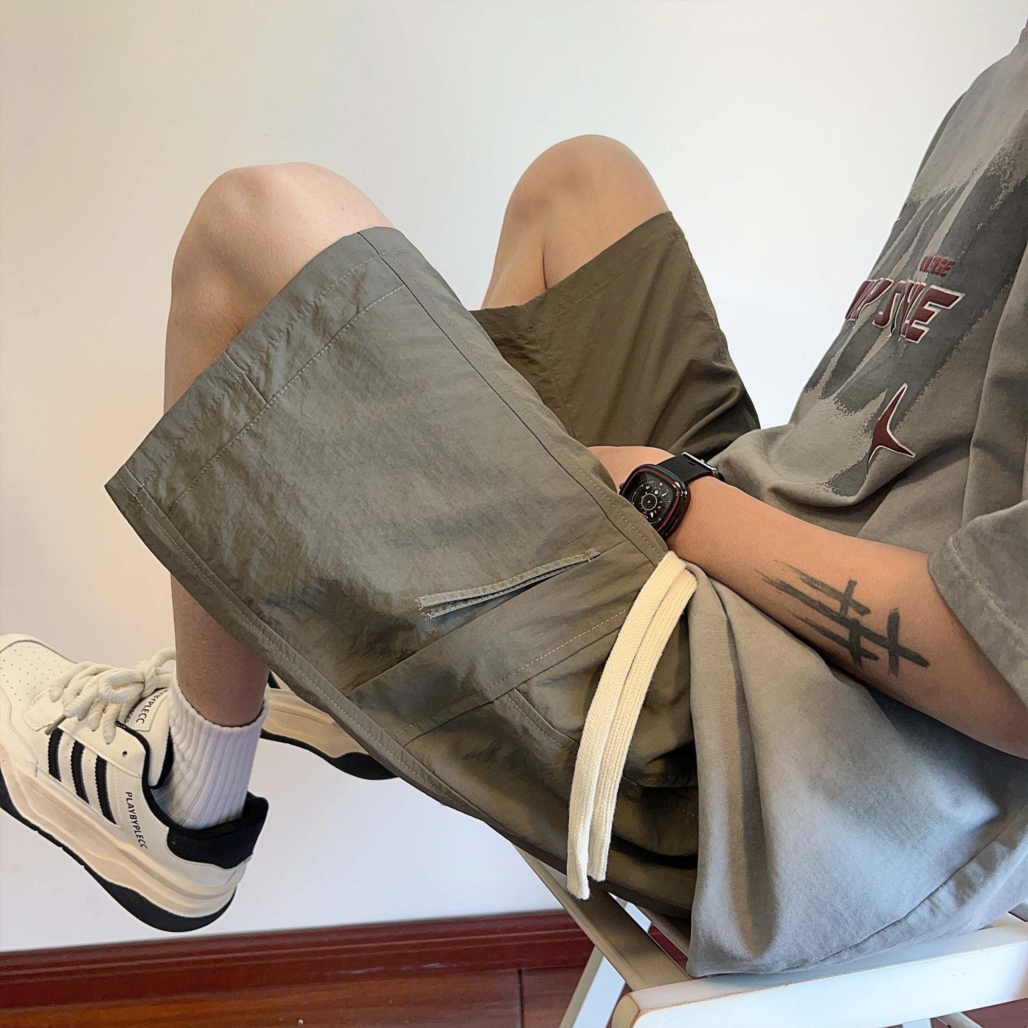 瑞梵帝斯 美式复古薄款冰丝凉感透气宽松柔软运动日常出行亲肤吸汗舒适纯色中腰型直筒系带外穿大码速干五分休闲裤男生短裤 男款