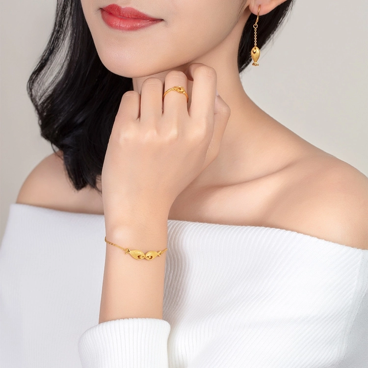 六福珠宝 甜蜜亲吻鱼黄金手链女款含延长链