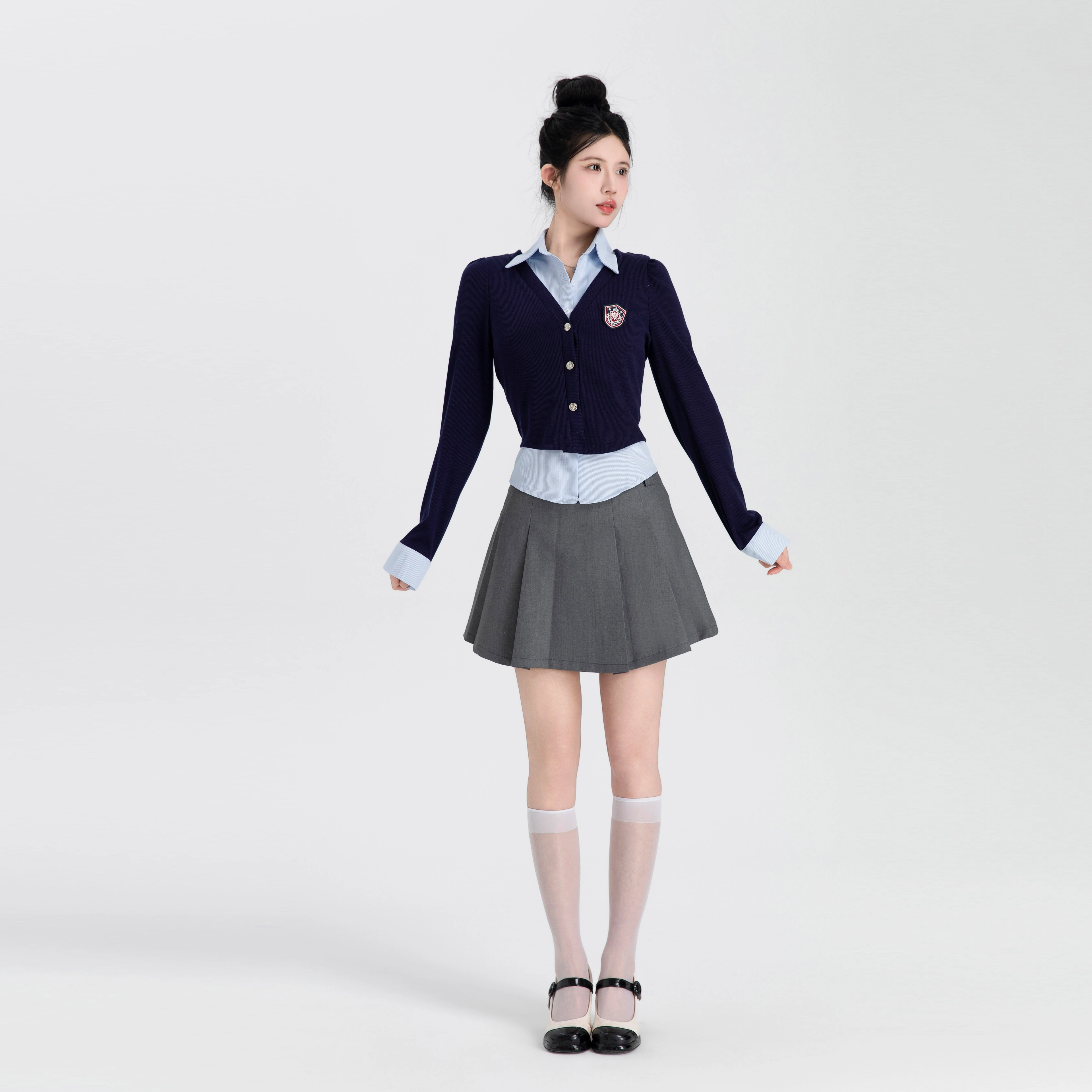 九条喵 假两件带徽章收腰衬衫半身百褶裙制服 女款