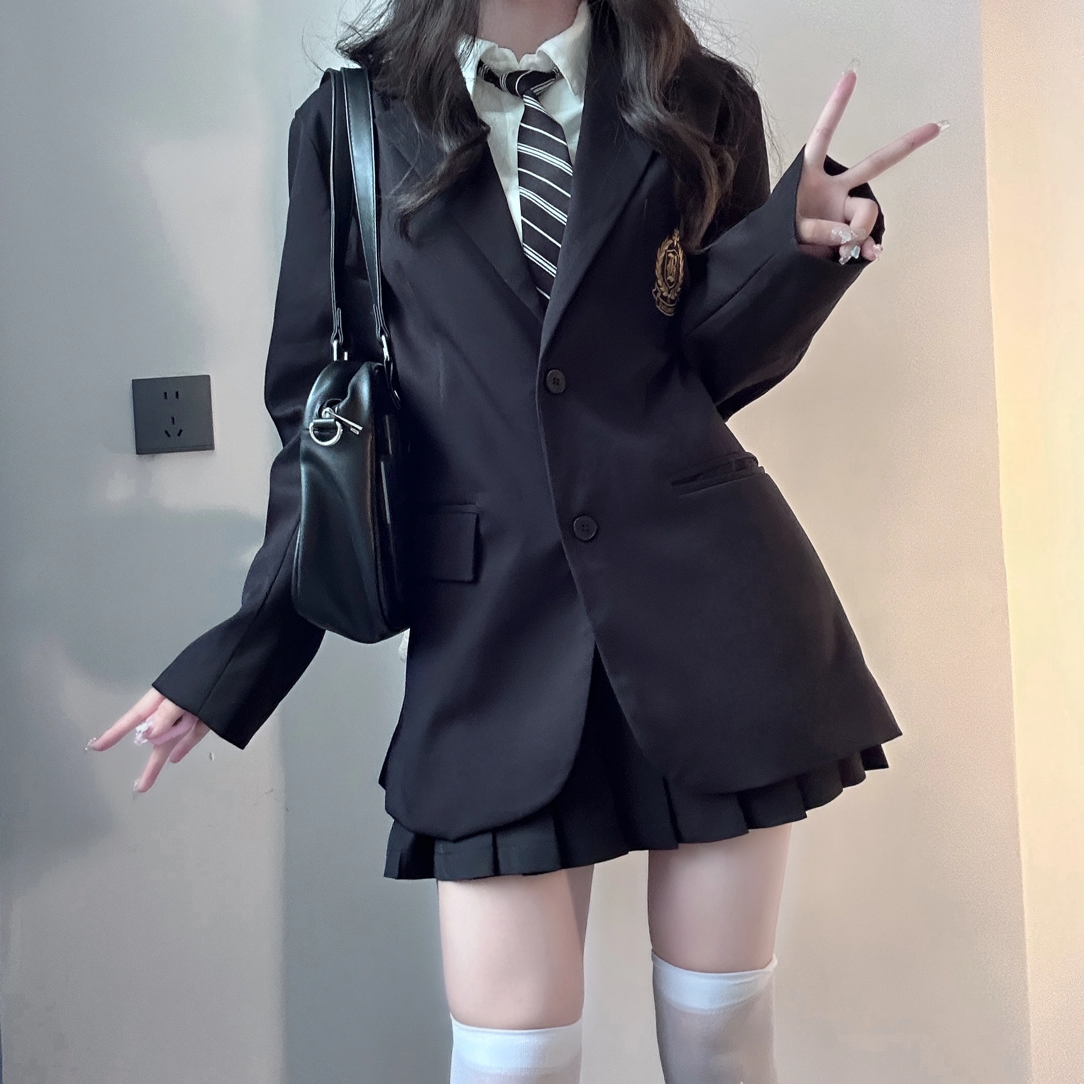九条喵 徽章刺绣单排扣西装百褶吊带连衣裙长袖衬衫制服 女款