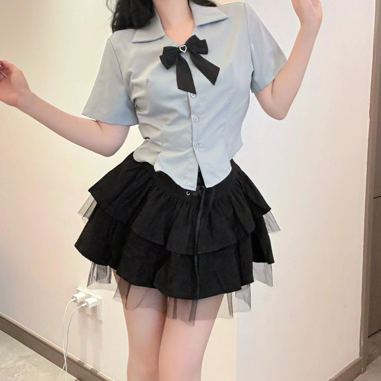九条喵 纯色翻领修身单排扣简约通勤短袖衬衫 女款 蓝色