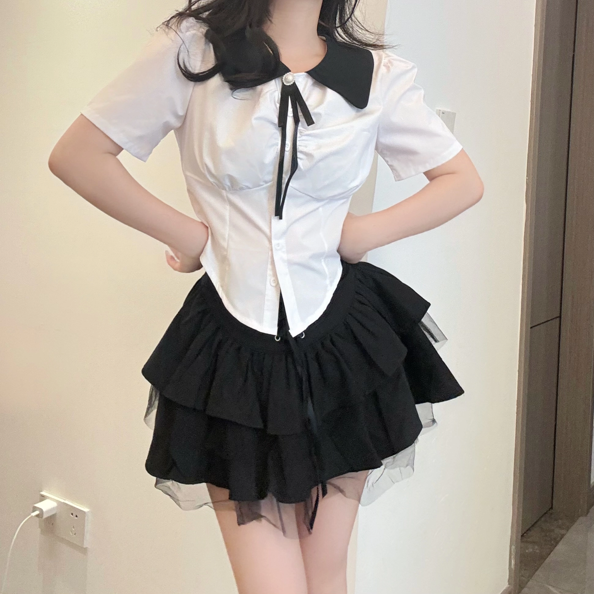 九条喵 学院风尖领短款短袖衬衫中腰修身短款半身裙制服 女款