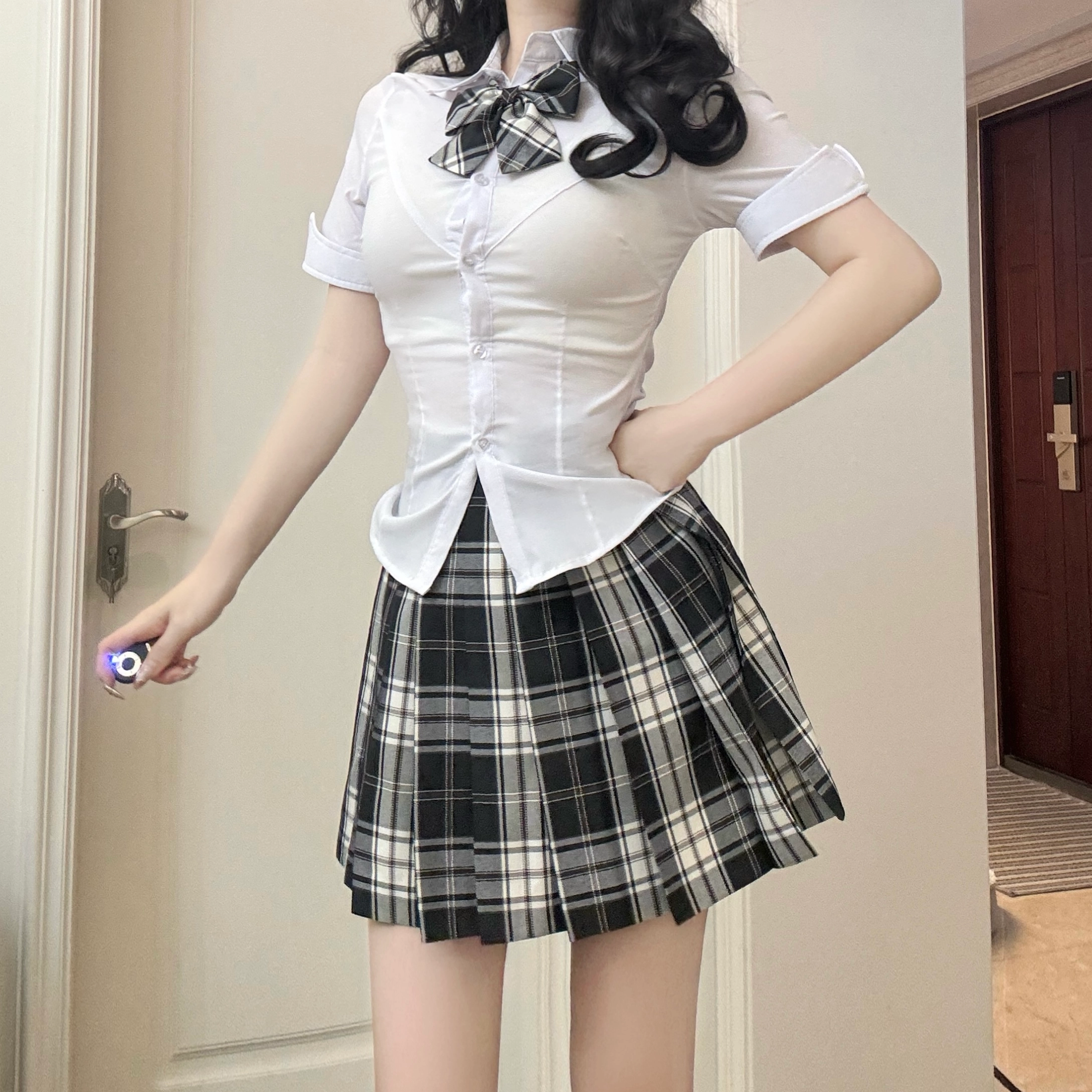 九条喵 学院风简约尖领上衣格纹百褶短裙制服 女款 白色+黑色