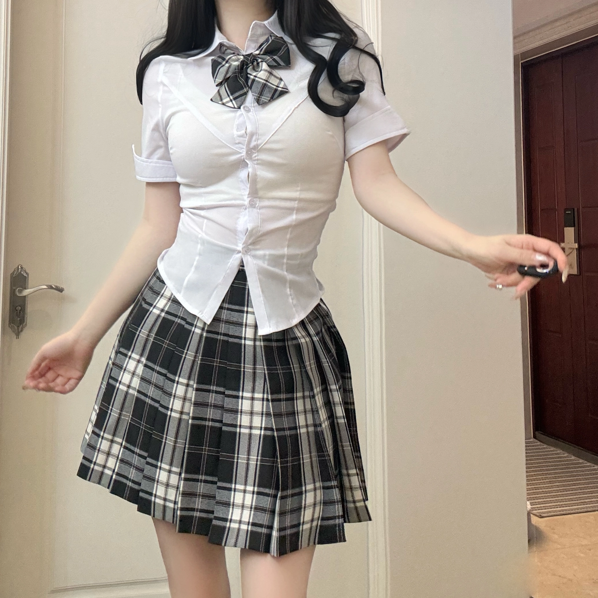 九条喵 学院风简约尖领上衣格纹百褶短裙制服 女款 白色+黑色