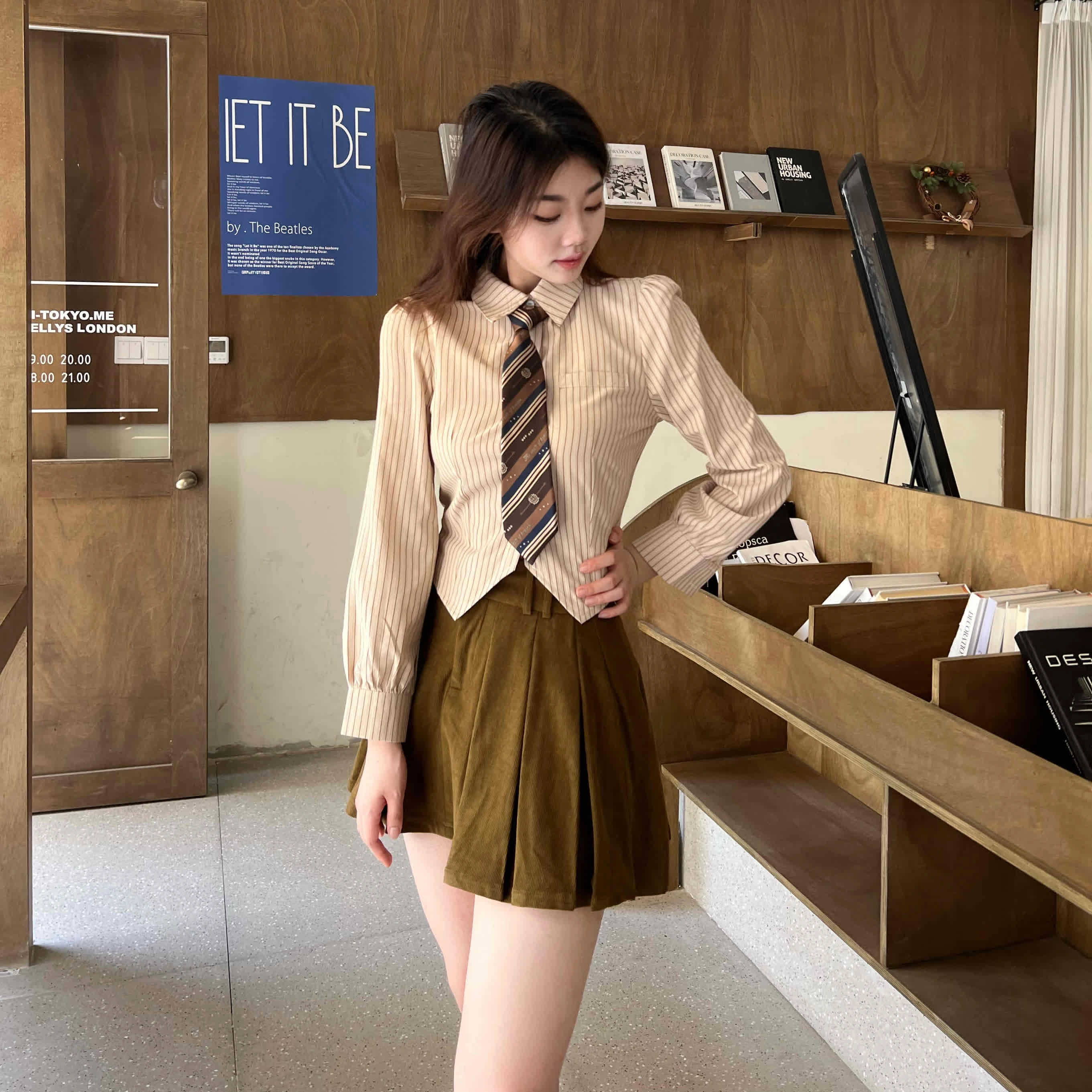 九条喵 竖条纹含领带尖领单排扣长袖衬衫 女款 卡其色