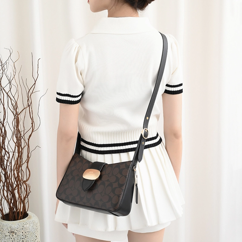 COACH Eliza Shoulder bag25
