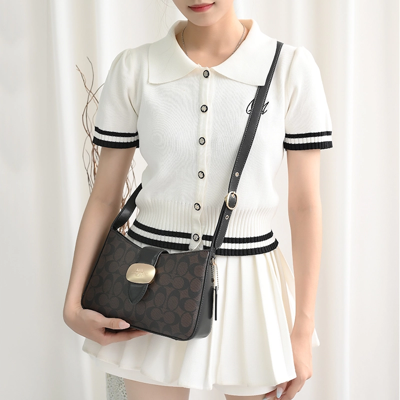 COACH Eliza Shoulder bag25
