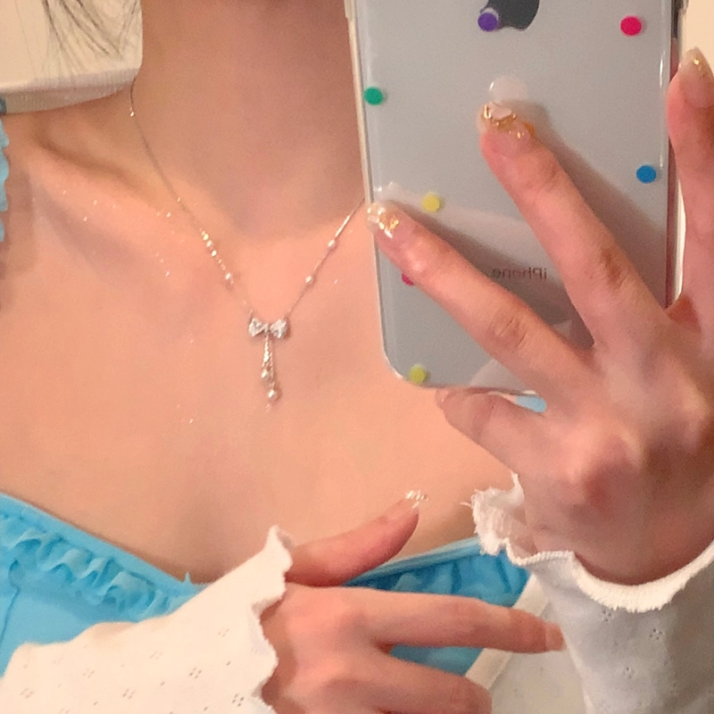 925