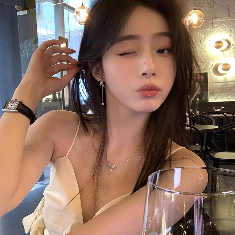 芒果饰品 蝴蝶结水滴流苏气质优雅精致 锆石 耳环 女款
