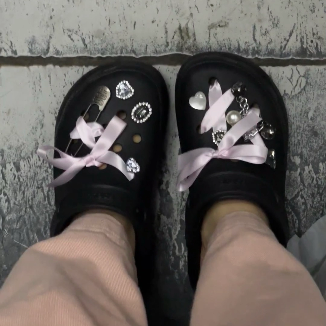 US8ACC Crocs DIY