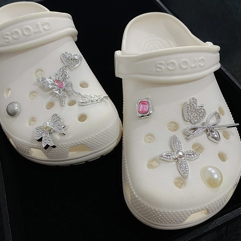 US8ACC crocs