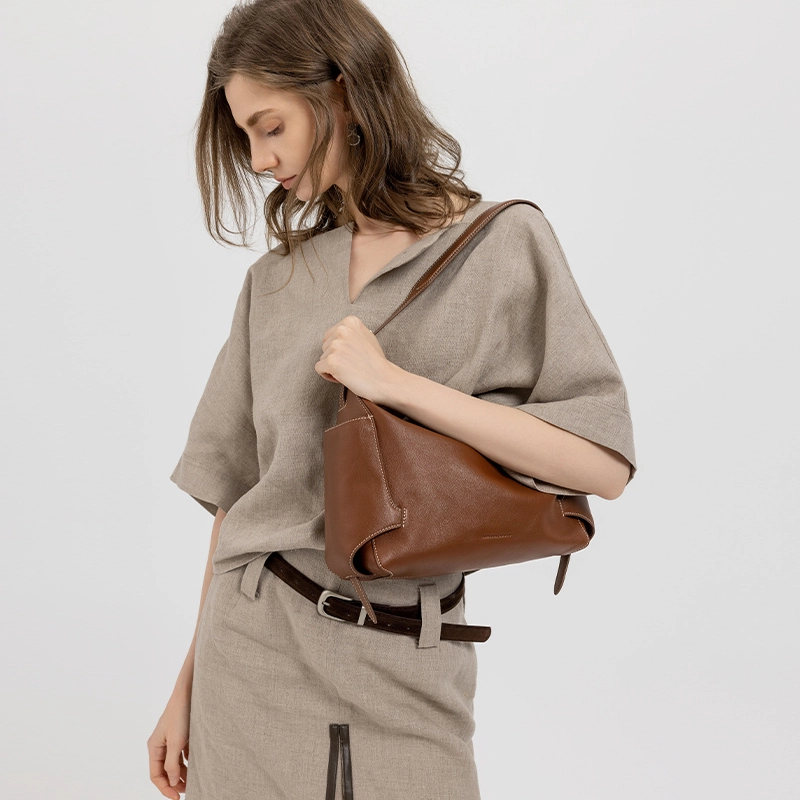 VANESSA HOGAN VH hobo