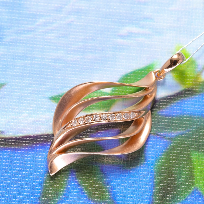 LOYALHEARTS 18k