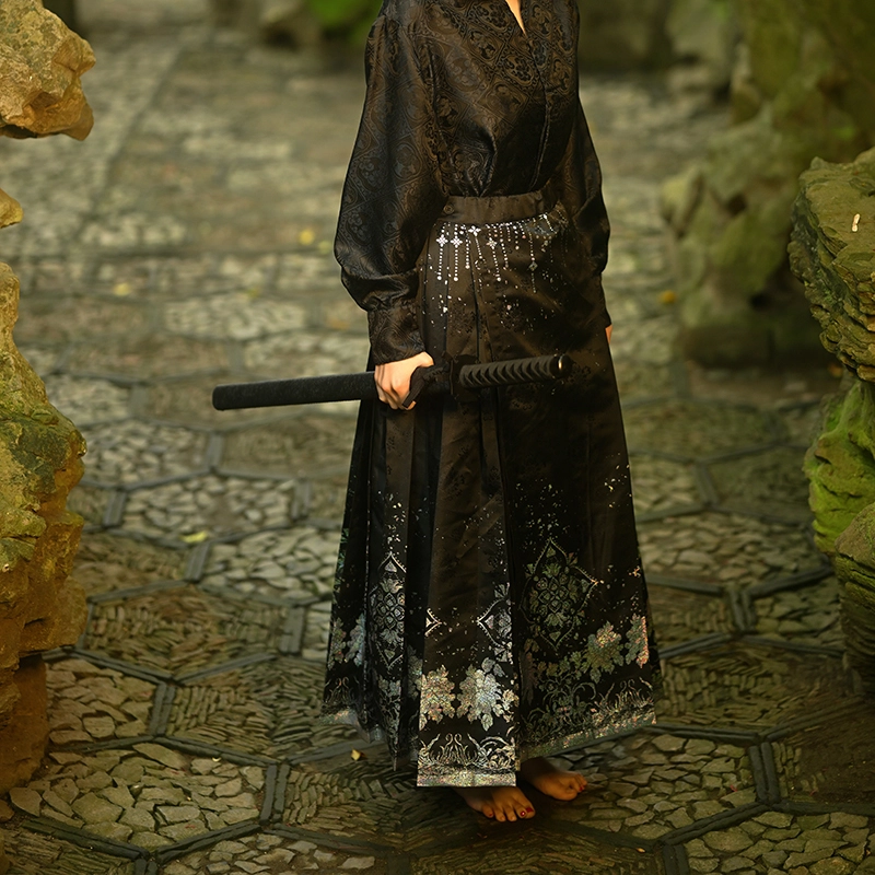 三省六部 中国风炫彩织锦缎改良马面款中式裙裤汉服 男女同款 黑色