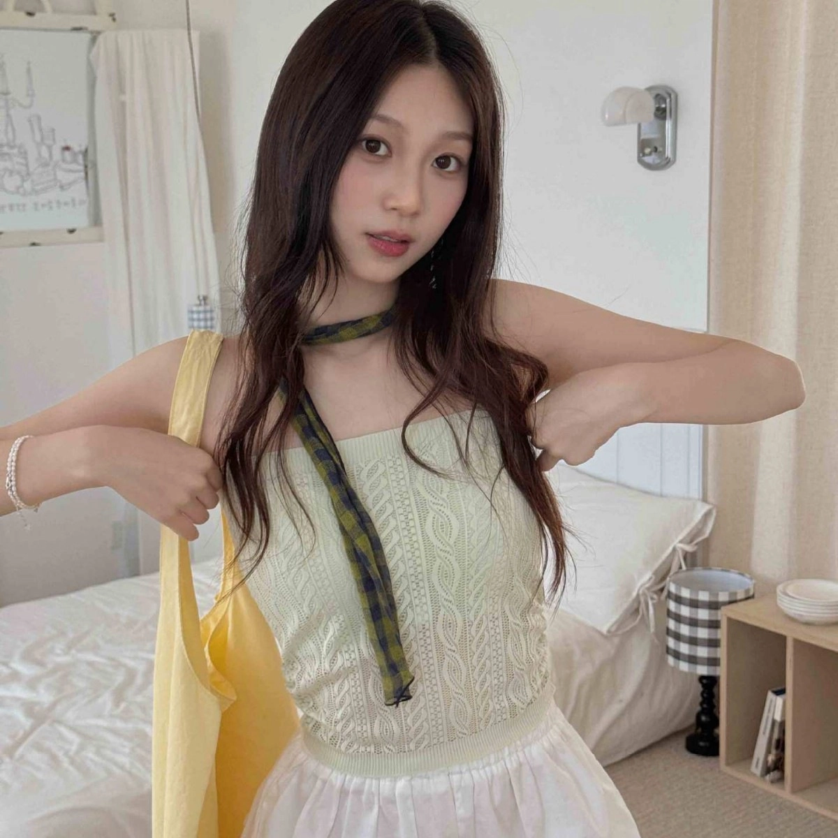 艾诗塔 蕾丝美背无肩带纯欲吊带胸垫内搭辣妹修身聚拢抹胸背心 女款