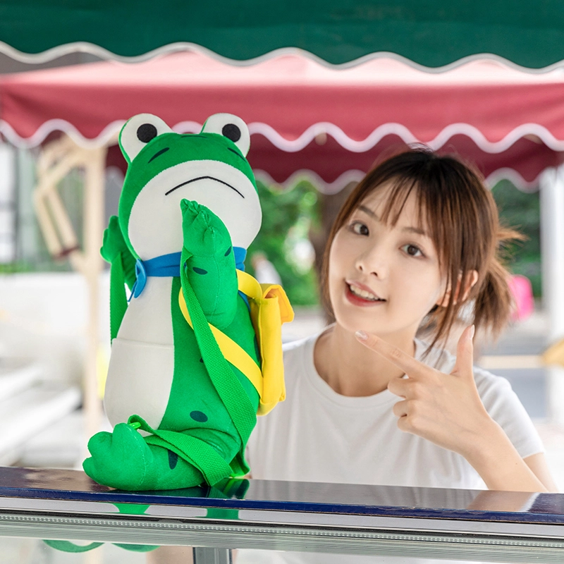 歪瓜出品 卖崽青蛙趴趴公仔包 可爱少女卡通背包 玩偶 毛绒公仔