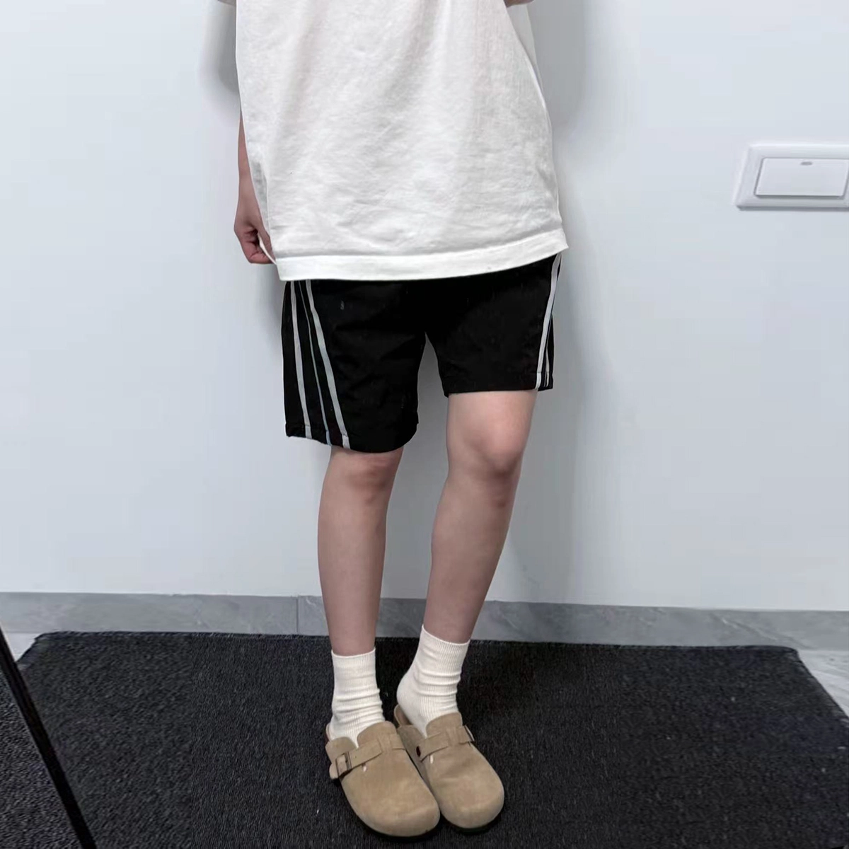 西行纪 美式复古高街网眼打孔设计感宽松舒适撞色织带三条杠伞兵速开裤百搭通勤直筒亲肤透气薄款冰丝凉感运动休闲短裤 男女同款