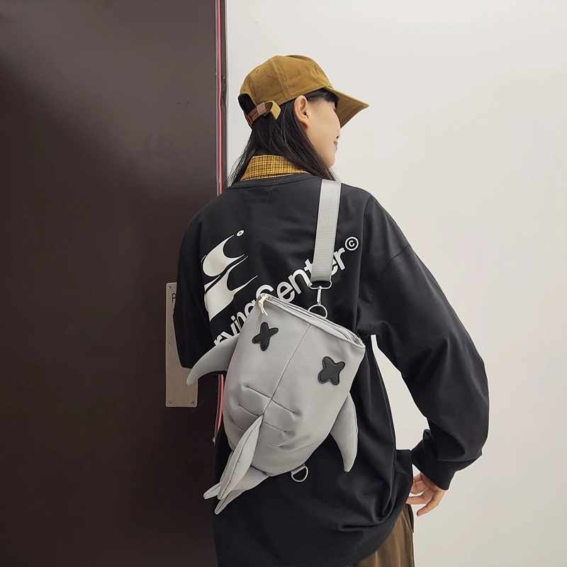 度森袋鼠 鲨鱼时尚个性潮流大容量 尼龙 双肩包 常规 男女同款情侣款 黑色/白色