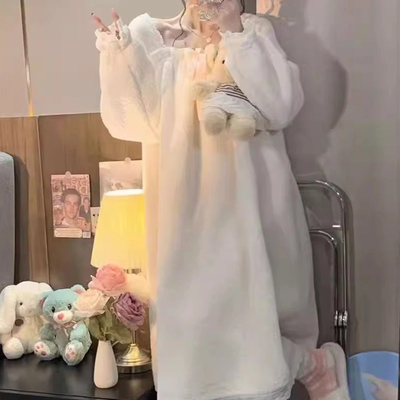 橡柠派 冬季公主风珊瑚绒蝴蝶结蕾丝方领甜美小清新简约加绒中长款家居睡裙 女款 家居连衣裙